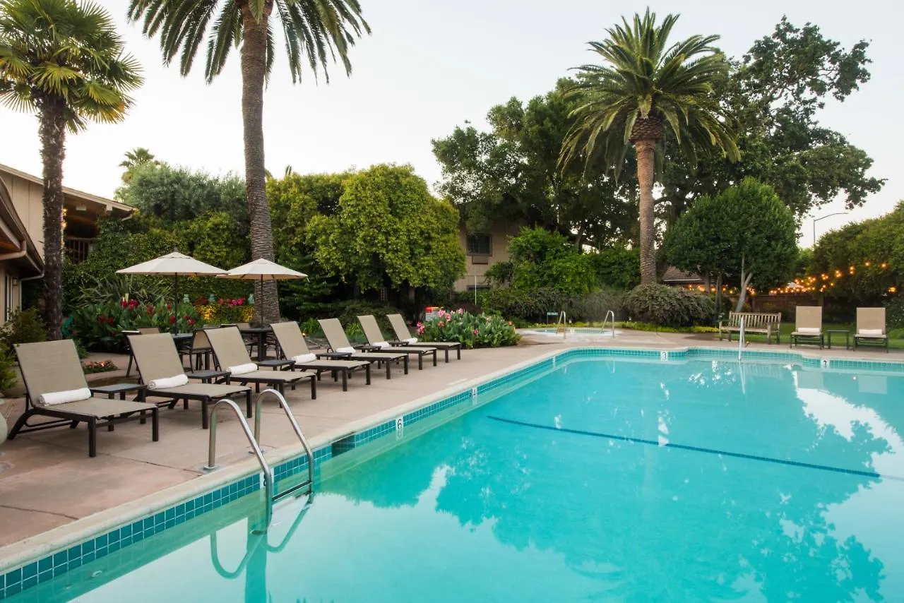 5 Couple Hotels Close to Hess Collection Museum, Napa