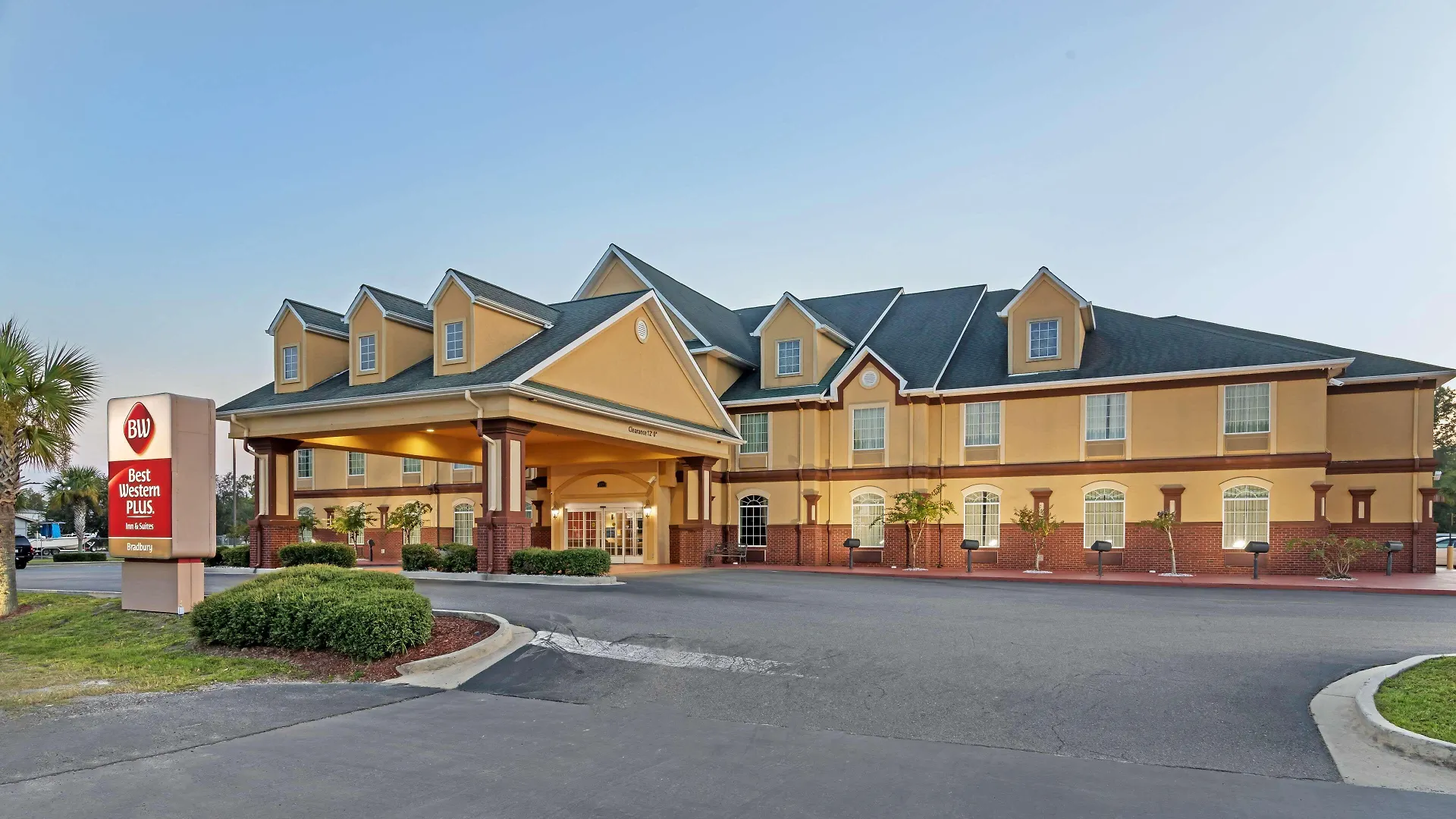 15 Leisure Hotels in Georgia That Deliver Real Value
